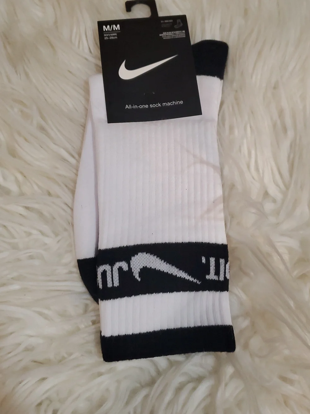 Nike crew socks size medium